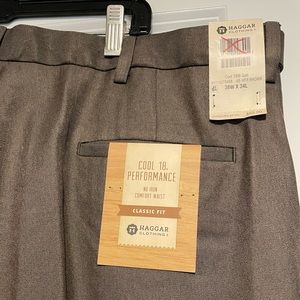 Men’s Brown Haggar Dress Pants New with Tags 38W x 34L